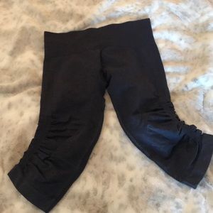 Navy blue lulu yoga pants